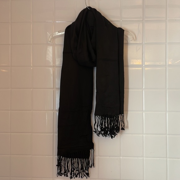 black pashmina. Long, wide, soft,multifunctional, versátil - Picture 6 of 17